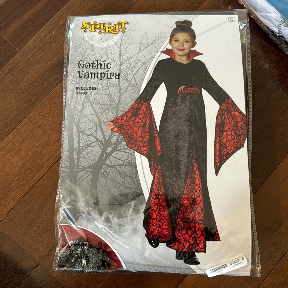 Spirit Halloween costume, Gothic vampira , vampire costume